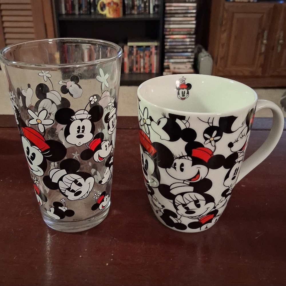 WALT DISNEY MINNIE MOUSE Collectible Glass & Mug Combo